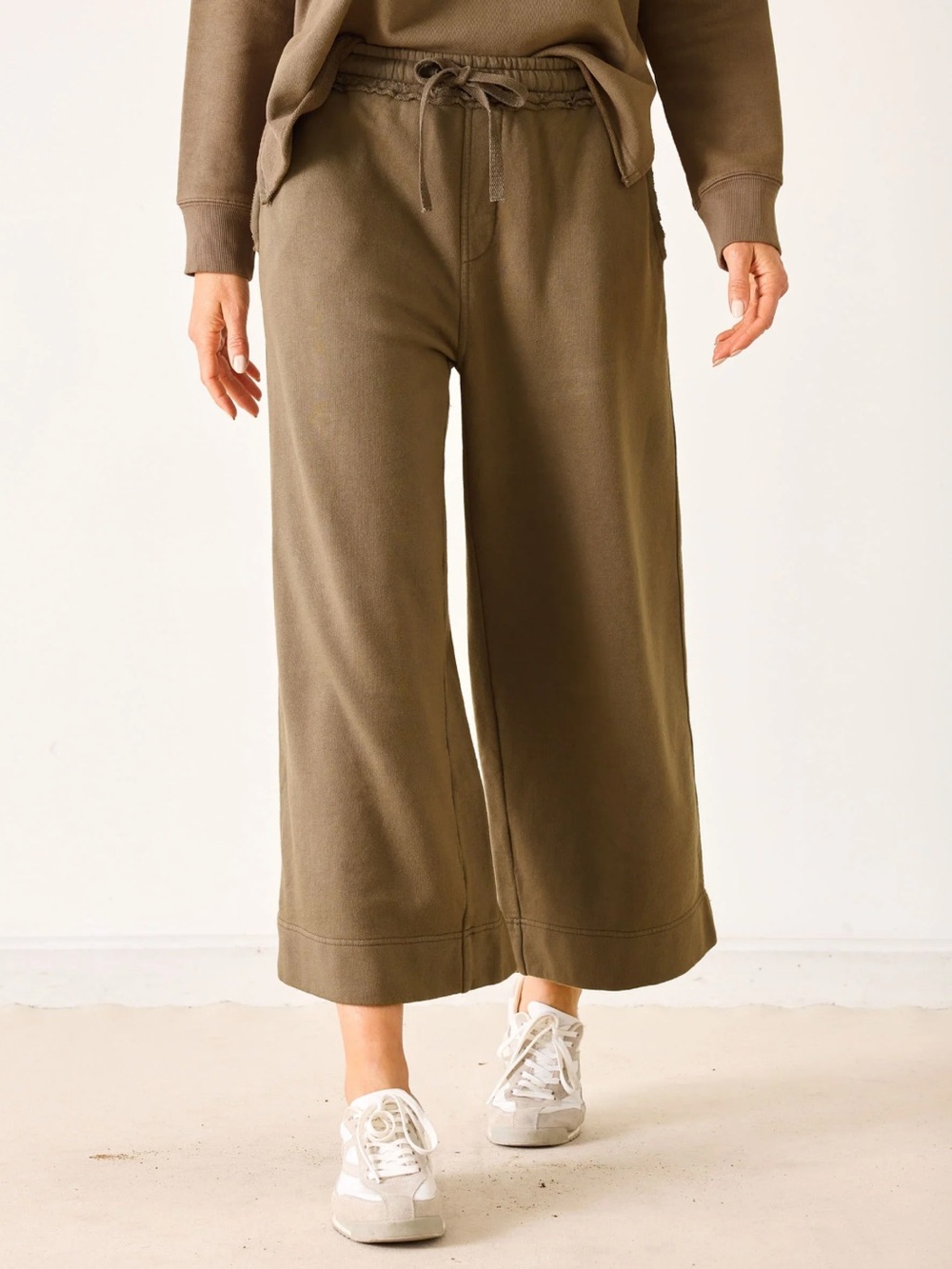 Mersea Mocha Brown Elastic Drawstring Waist Frenchie Wide Leg Crop Pants Sz. XS